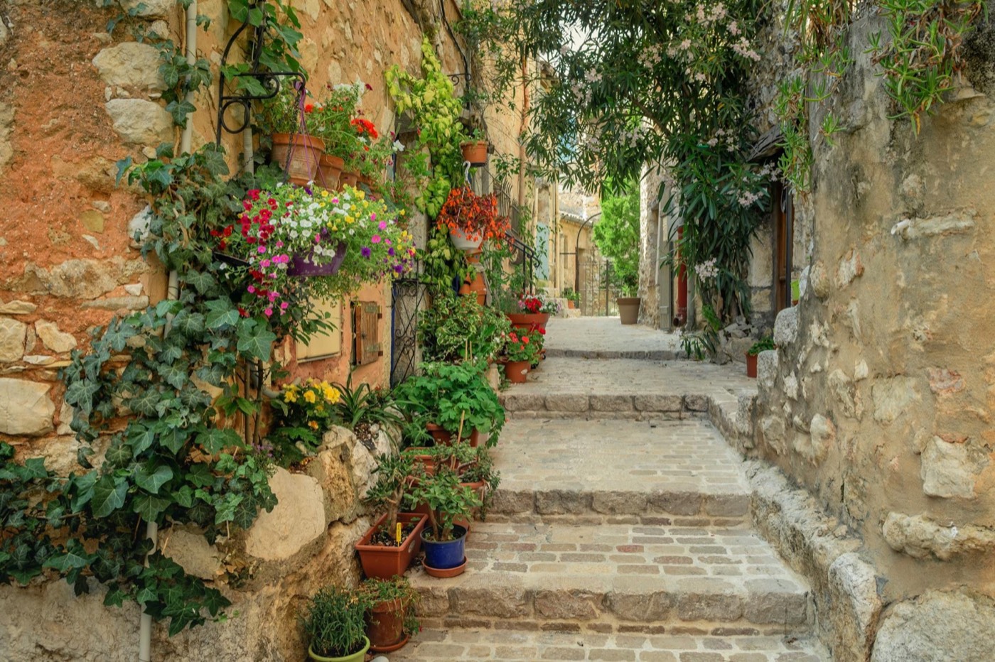 Ruelle fleurie de Beaulieu-sur-Mer